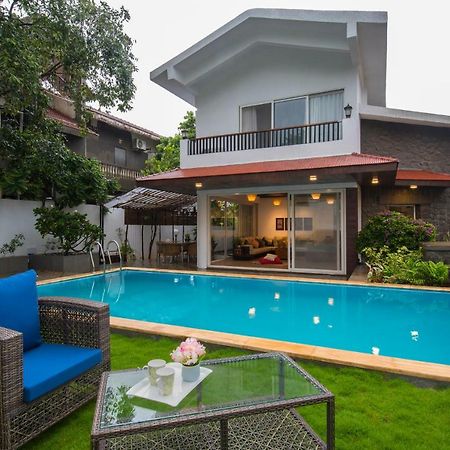 El Lodge By Stayvista - Pool, Lawn, And A Charming Gazebo For Your Perfect Getaway Lonavala Kültér fotó